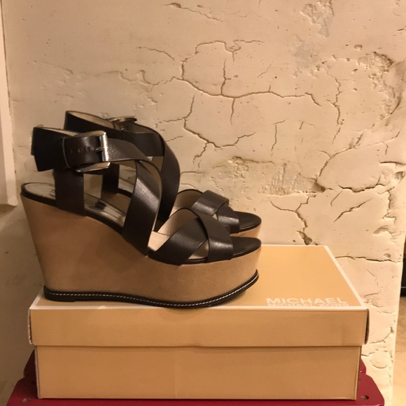 Michael Kors platform wedge shoe - Picture 6 of 6